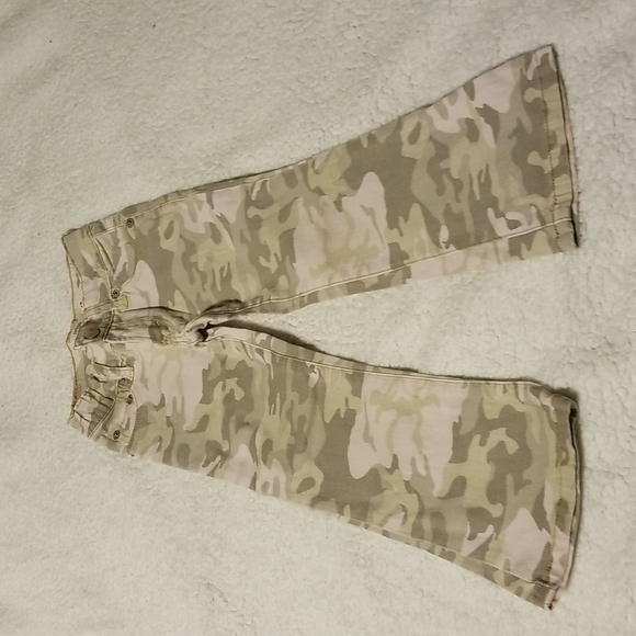 Levi's Girl's Stretch Flare Camo Jeans - Picture 2 of 12